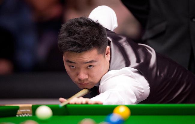 万球迷的共 万球迷的共